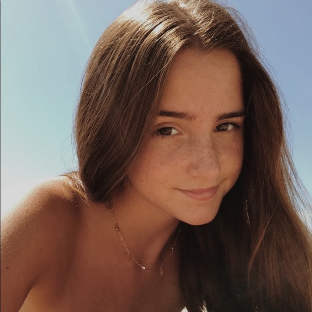 Meet your Posher, Maura